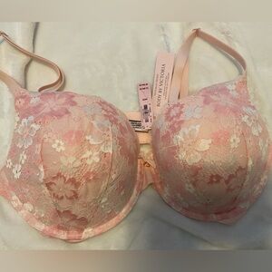 Body by Victoria bra 
36Dd
NWT